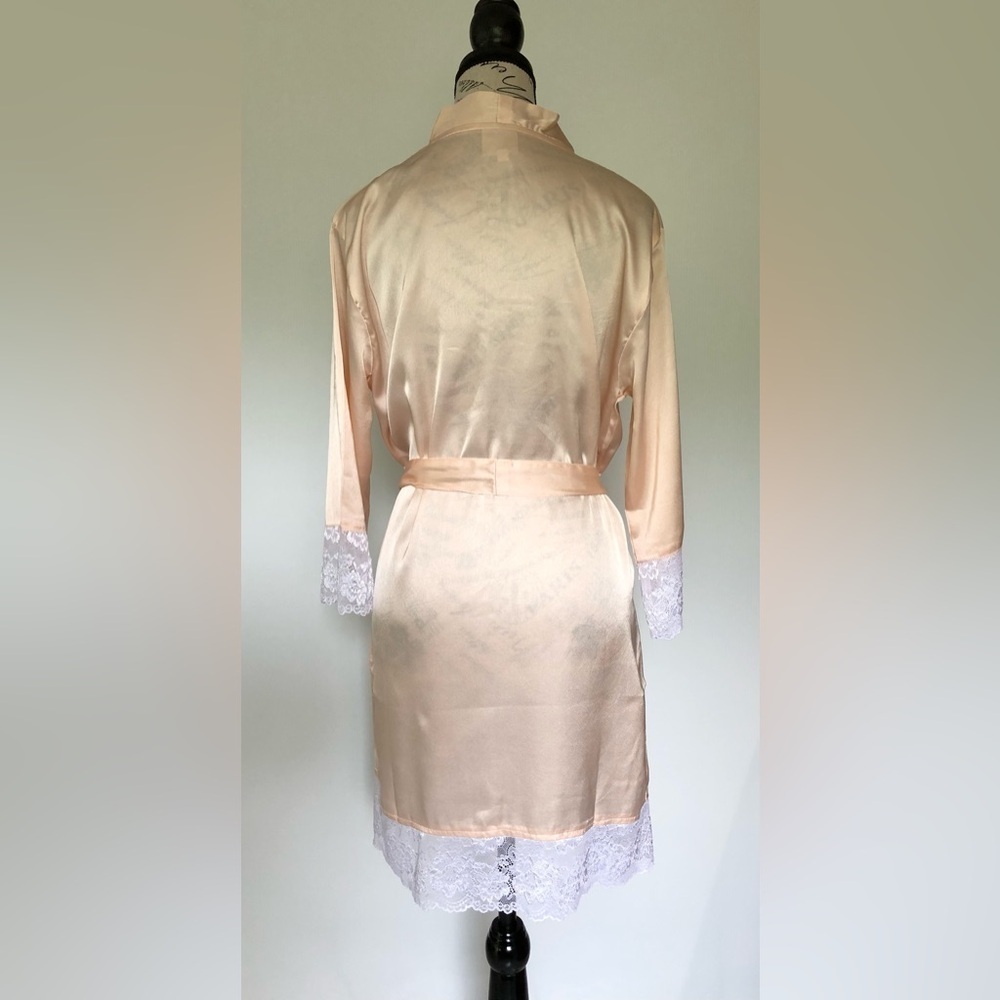 SS Weddings Robe - Picture 3 of 8